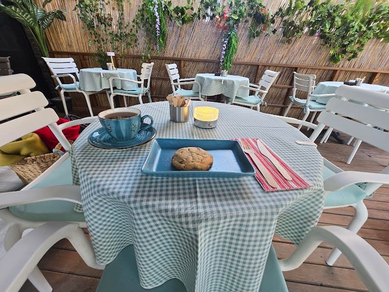 Bonbon Cafe & Desserts - Kadıköy