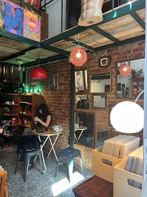 Exit Music Coffee & Records - Kadıköy