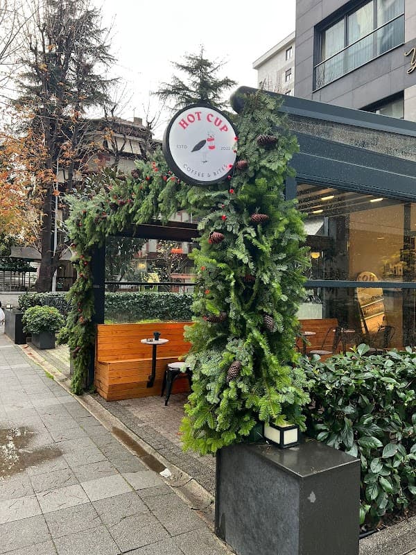 Hot Cup • Coffee & Bites • - Kadıköy