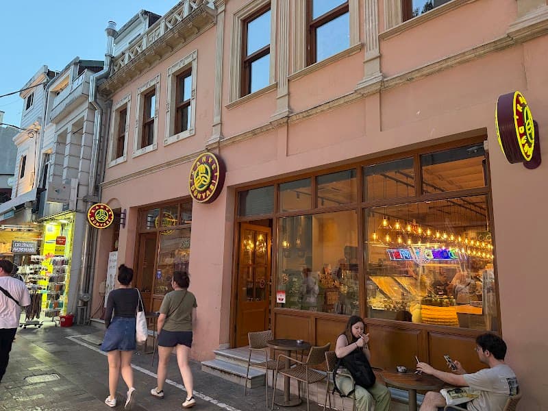 Kahve Dünyası - Kadıköy Çarşı - Kadıköy