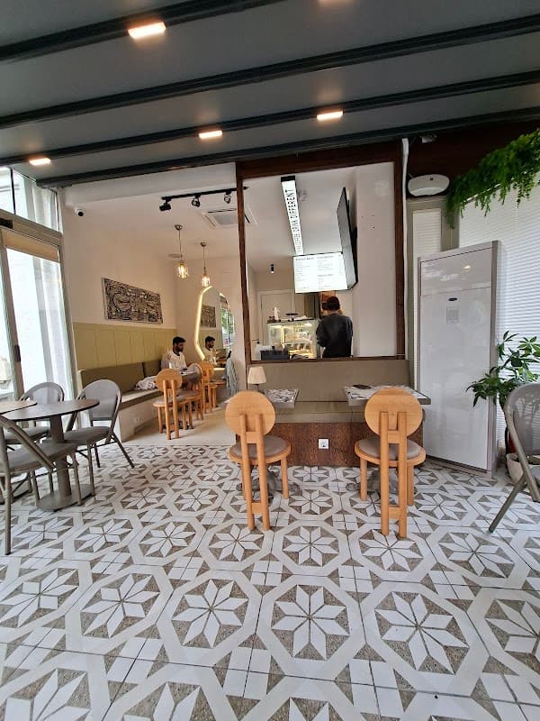 Loyaroma Coffee & Profiterol & Kahvaltı - Kadıköy