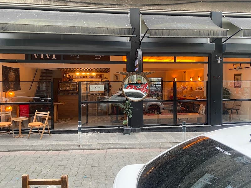 Vivi Coffee & Chilling & Breakfast & Lunch &Bakery - Kadıköy